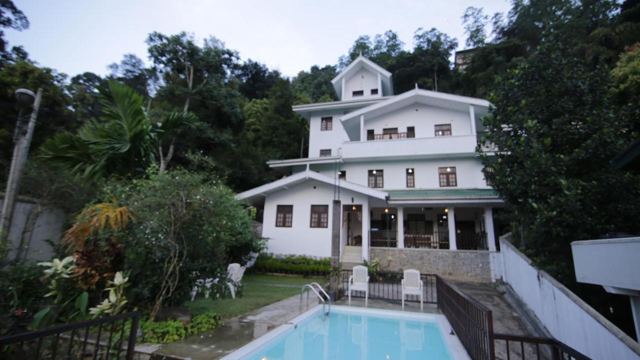 Muduna Walawwa Resort Kandy Exterior foto